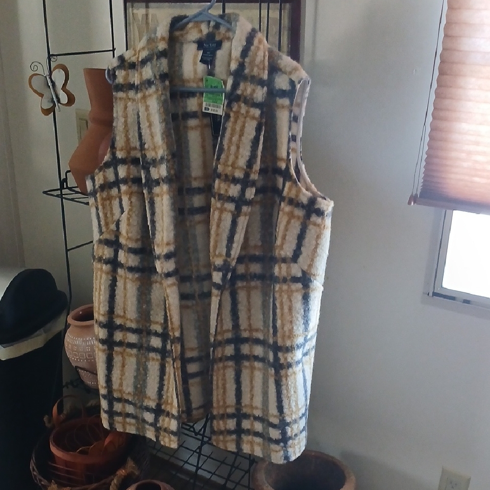 New York & Company Beige,Tan And Gray Sleevless Vest